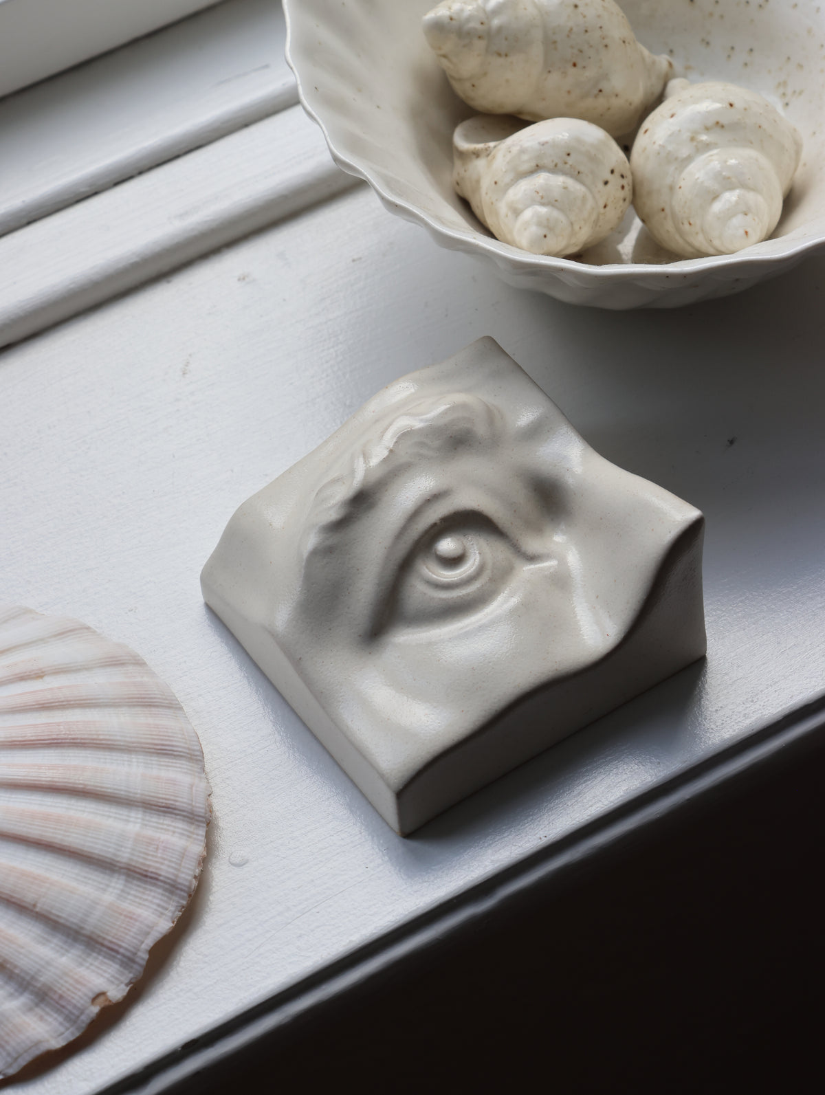 Eye Right | Keramikrelief