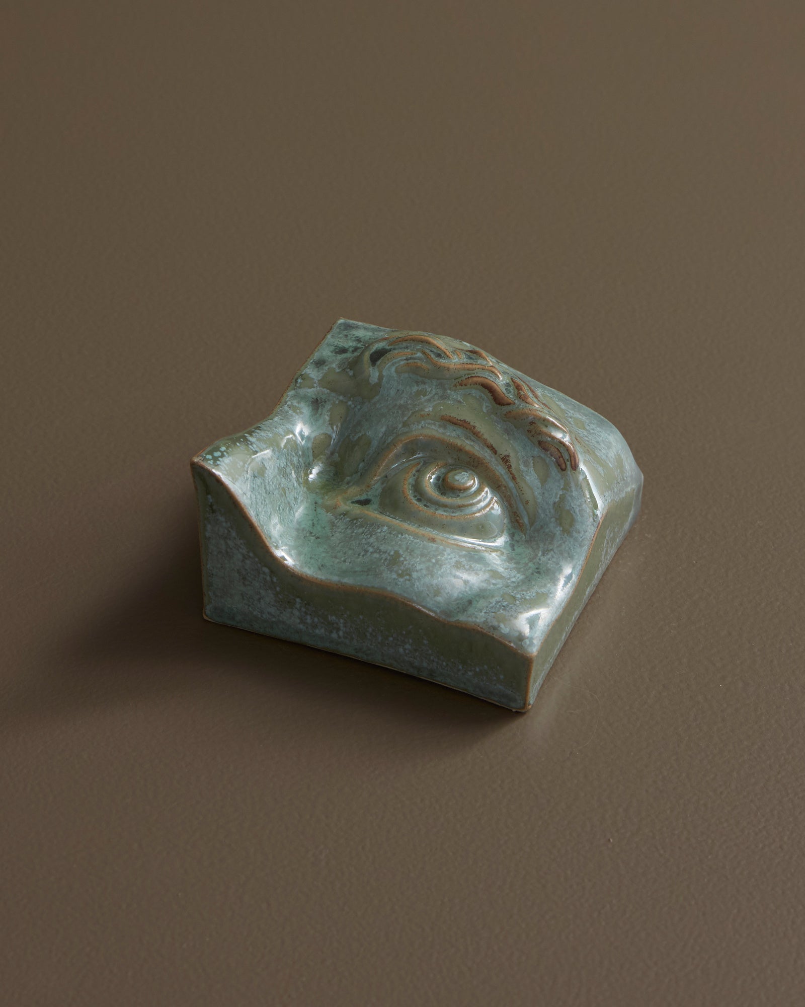 Eye Left | Keramisk Relief