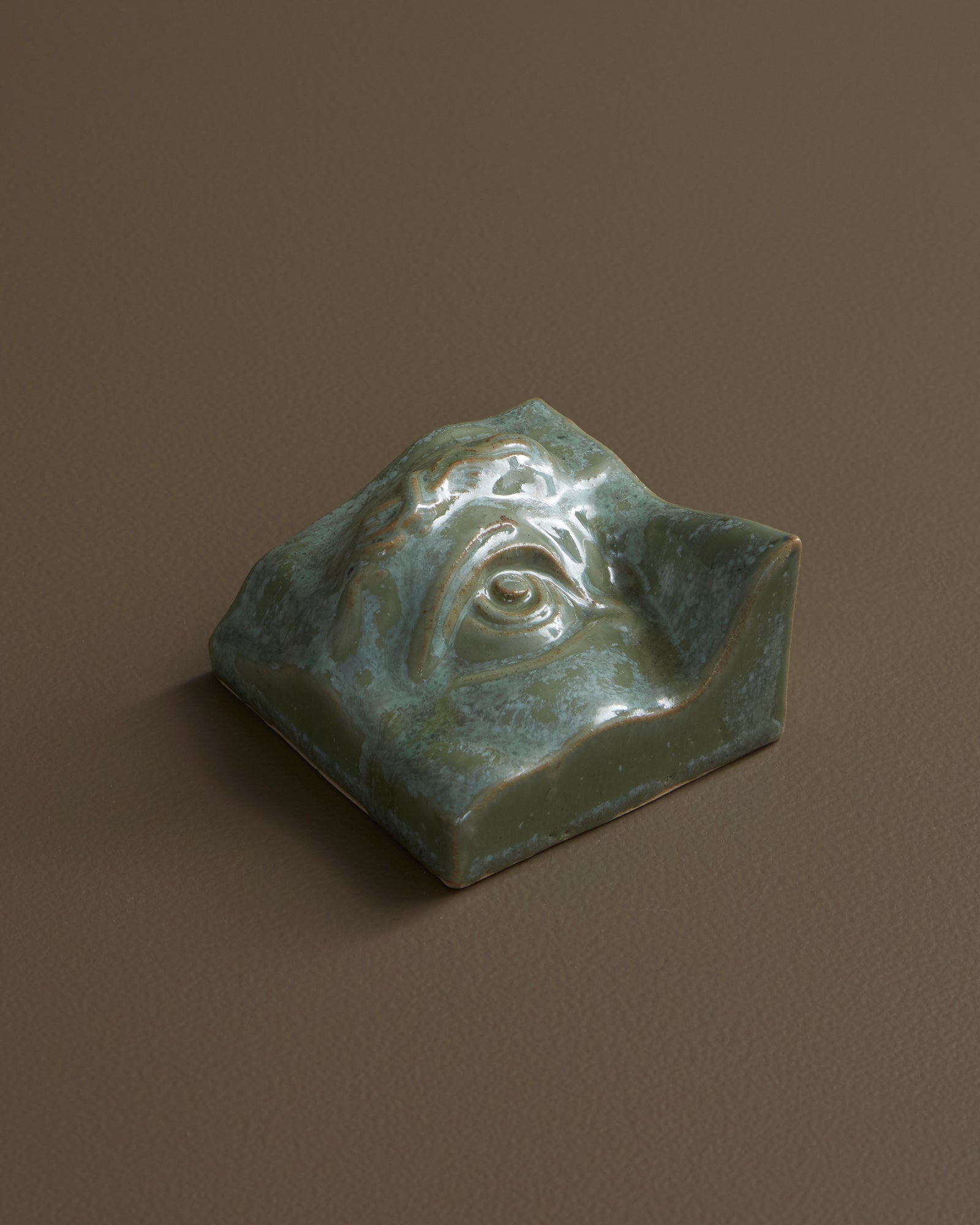 Eye Right | Keramikrelief
