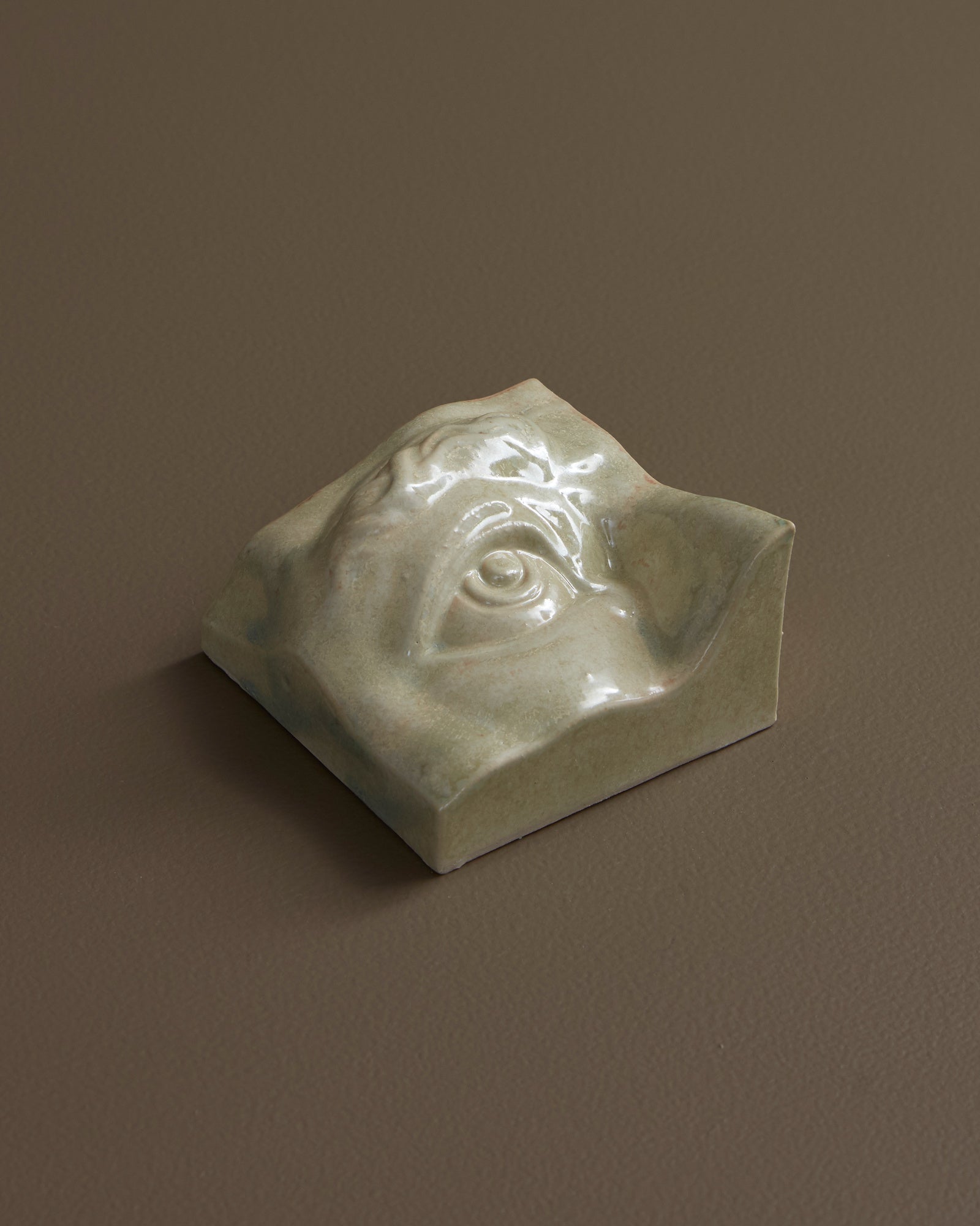 Eye Right | Keramikrelief
