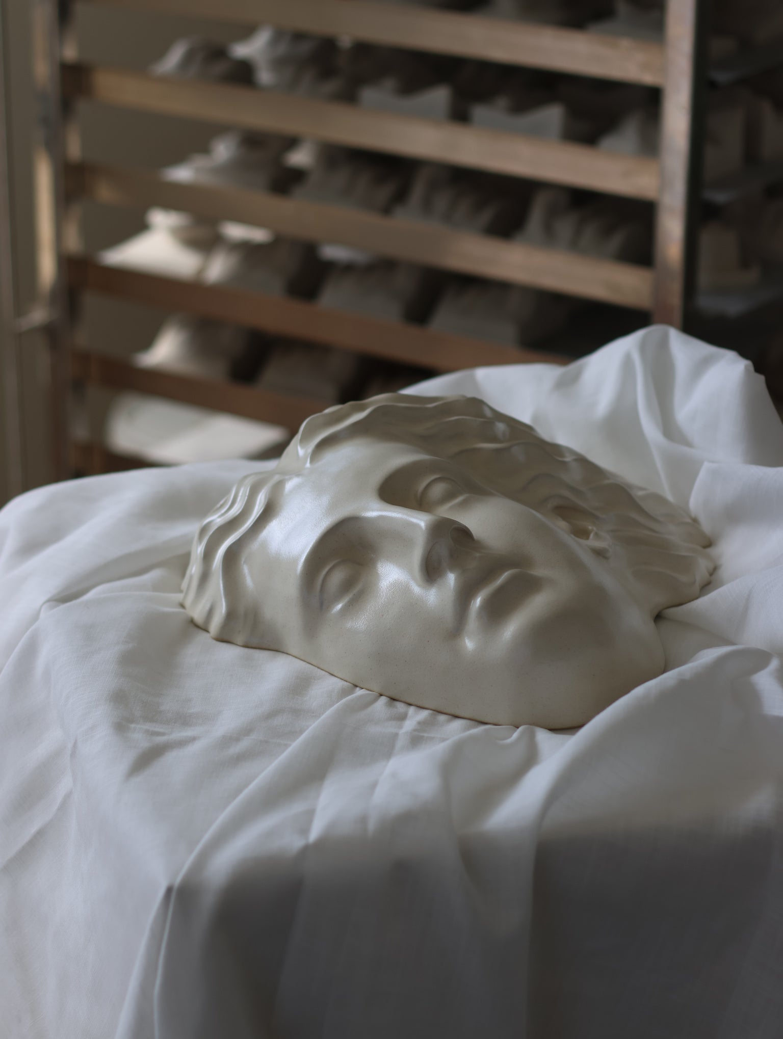 Hera | Keramikmaske | Antikweiß
