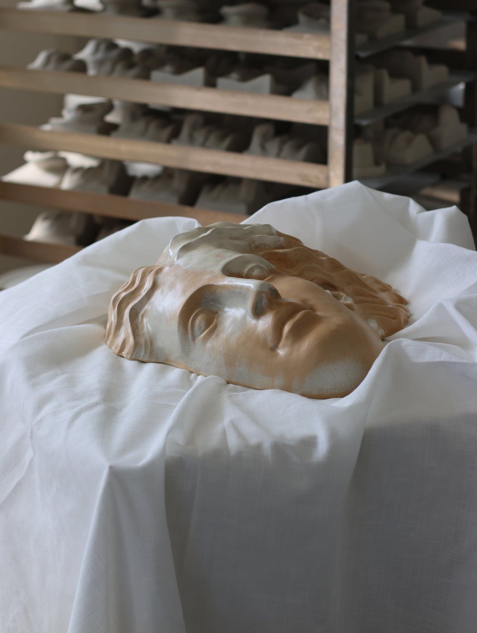 Hera | Keramikmaske | Antikweiß