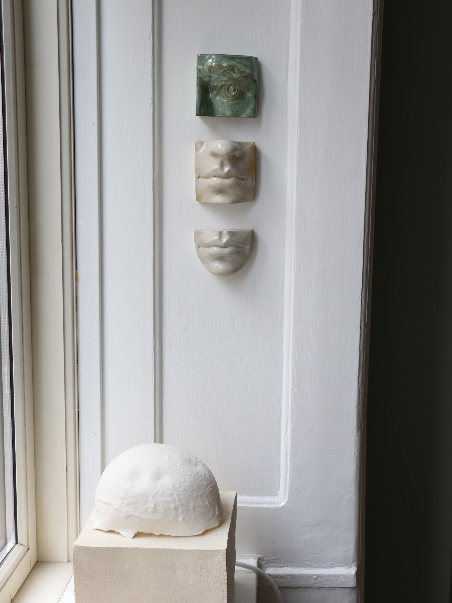 Mund Rund | Keramisk Relief